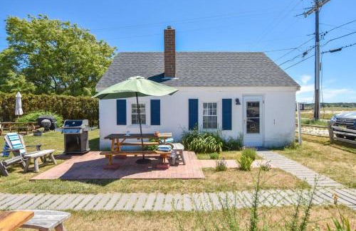 Wellfleet House | Across from Mayo Beach walk to downtown