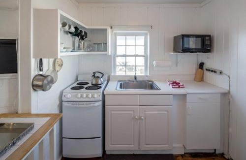 Wellfleet House | Across from Mayo Beach walk to downtown