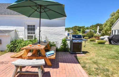 Wellfleet House | Across from Mayo beach walk to downtown