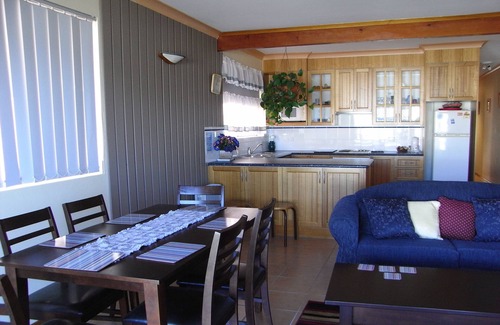 The Entrance Apartment | Across the Road from The Entrance beach and pools