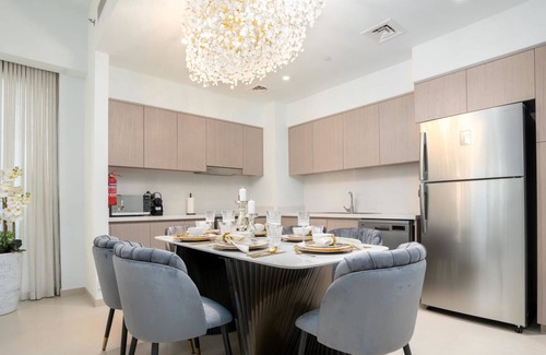 Downtown Dubai Apartment | Act One Act Two III - Two Bedroom Apartment, Sleeps 4