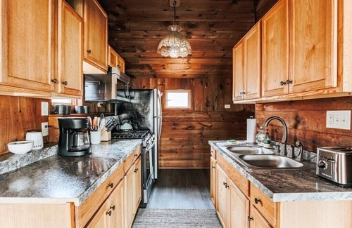 Shipman Cabin | Acute Lodge: Boho, Romantic Getaway in Nelson Co.