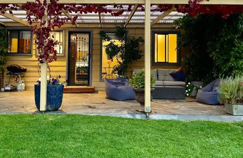Upper Wakefield Bed & Breakfast | Adagio In Auburn