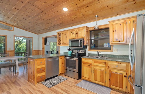 Eagle Rock Cabin | Adalee - Table Rock Lake, Roaring River, Eureka Springs, Dogwood Canyon