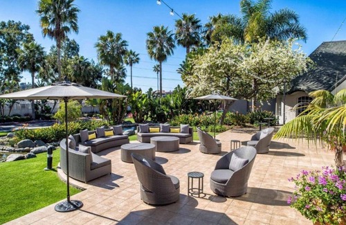 Del Mar Heights House | Adjacent to Del Mar racetrack, near the beach
