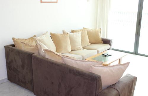 Adma wa Dafneh Apartment | Adma Blue Screen