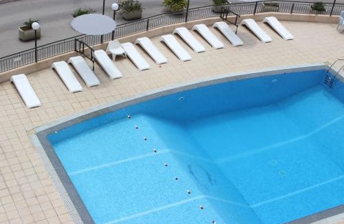 Adma wa Dafneh Apartment | Adma Blue Screen