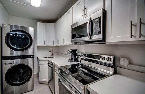 Greater Belhaven Apartment | Admiral Benbow #238