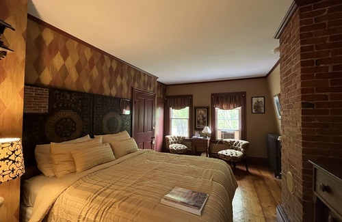 Fryeburg Bed & Breakfast | Admiral Peary Inn