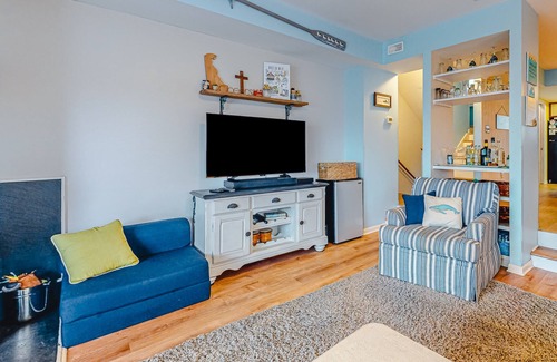 Fenwick Island House | Admirals Bridge Townhouse Steps From Beach w/Shared Pool, Private W/D, Free WiFi