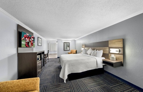 Teaticket Hotel | Admiralty Inn & Suites - a Red Collection Hotel