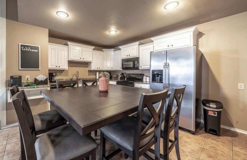 Lubbock House | Adobe Abode Duplex A - 4BR/3BA - South Lubbock