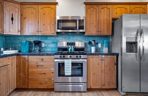 Oak Creek House | Adobe Hacienda- Inn Keepers House 3 Bedroom Home by RedAwning