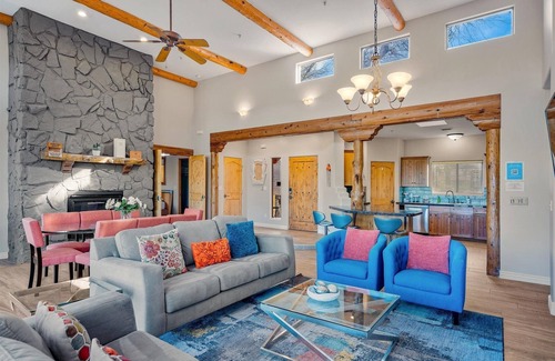 Oak Creek House | Adobe Hacienda- Inn Keepers House 3 Bedroom Home by RedAwning