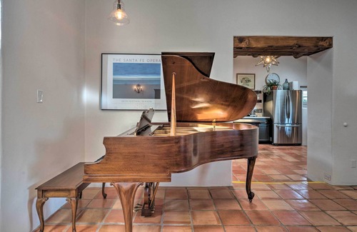 Downtown Santa Fe Cottage | Adobe House w/Patio - Walk to Dtwn Plaza & Shops!