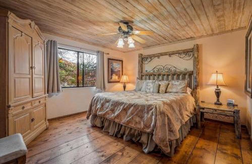 Oak Creek Apartment | Adobe Village Inn Estate estate