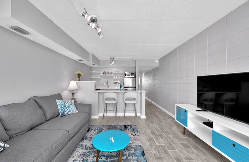 Navarre Beach Cottage | Adorable 1 bedroom Cottage just steps to the Gulf! Sleeps 4