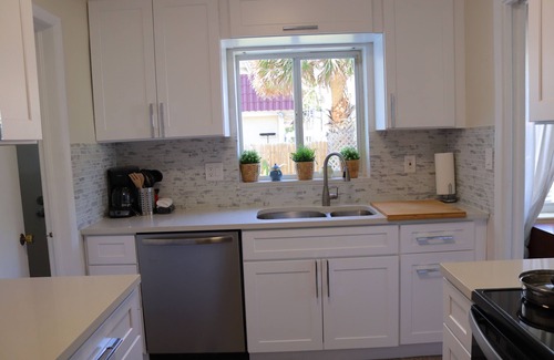 Deerfield Beach Cottage | Adorable 1bdr cottage steps to beach!