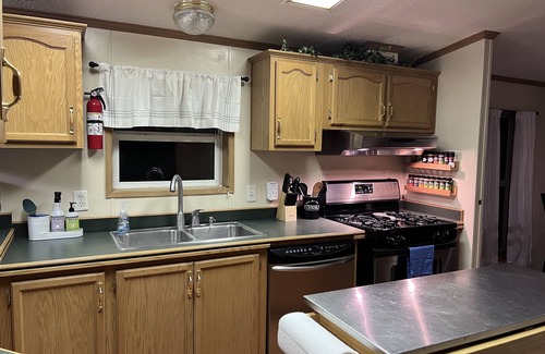 State College House | Adorable 3 Bedroom Walking Distance to Stadium & Campus