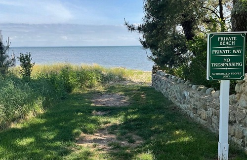 Westbrook Center Cottage | Adorable Beach Cottage for Monthly Rental Across the street from the beach!