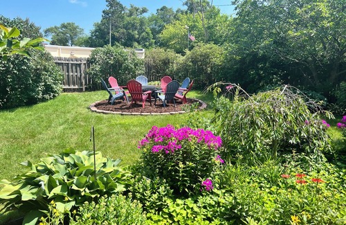 Oscoda House | Adorable Beach Retreat Home Next to Lake Huron