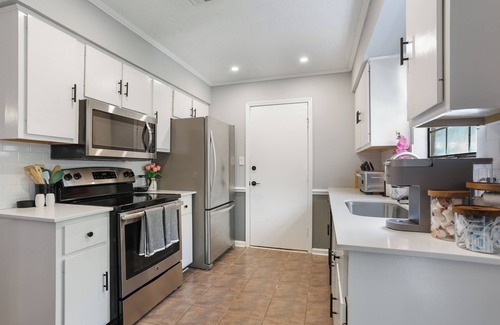 Savannah House | Adorable Bungalow Near Tybee Beach