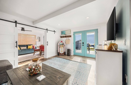 Manson House | Adorable Cloud 9 Manson Bungalow w/Lake Chelan & Mtn Views ½ mile to downtown!