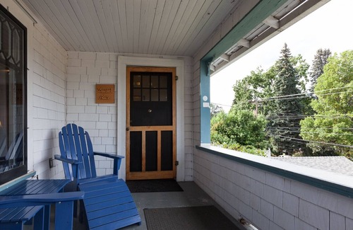 Hood River House | Adorable Cottage in the Heart of Hood River, A/C, Mtn & River Views!