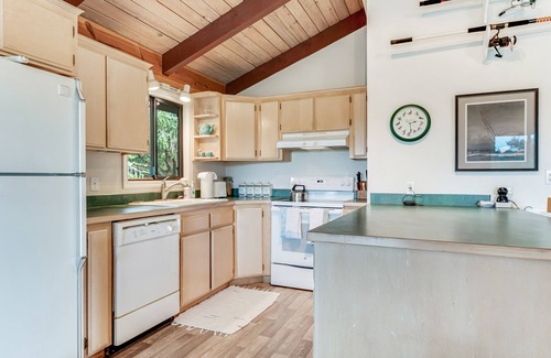 Copalis Beach House | Adorable cottage near the beach w/wood stove, firepit, & full kitchen