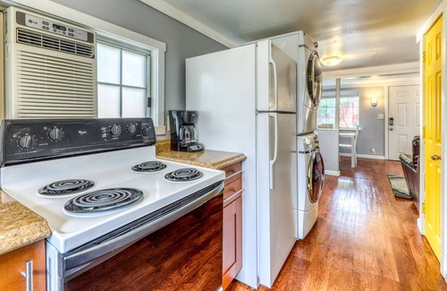 Depot Bench House | Adorable cottage — walk to downtown/BSU/River