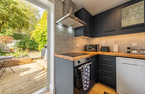 Wissington Apartment | Adorable cottage with a log burner in heavenly village - Constable Lodge