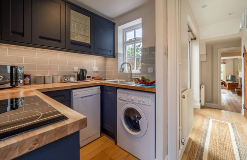 Wissington Apartment | Adorable cottage with a log burner in heavenly village - Constable Lodge