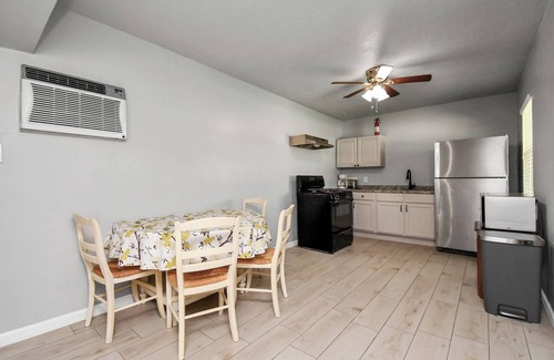 Pasadena House | Adorable Country Quarters