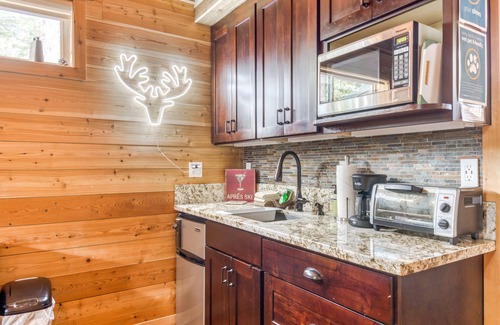 Government Camp Apartment | Adorable studio with modern amenities - close to slopes & restaurants
