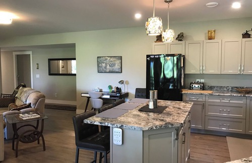 Blind Bay House | * Adult-orientated* Self-contained Private Suite*King Bed*