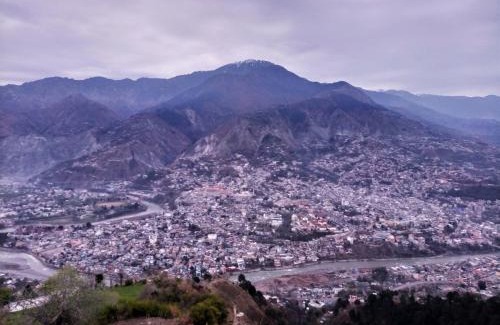 Muzaffarabad Apartment | Adults Only! Kashmir Eagle Heights Cottage & Restaurant by LMC