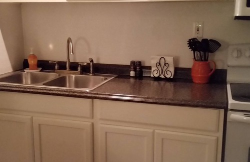 Homosassa Cottage | ADULTS ONLY MODERN COUNTRY COTTAGE & PRIVATE LANAI