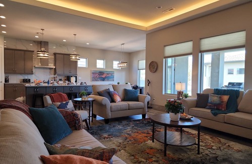 Page House | Adventure House+Hot Tub+Yard+Garage+Sleeps 8