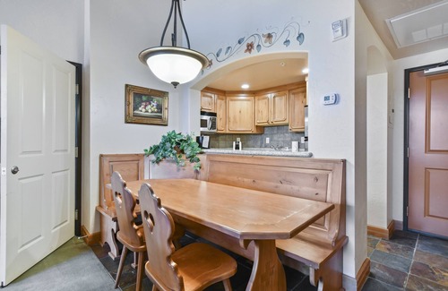 Zermatt Villa | Adventure Hub~Backcountry Ski|Snowmobile|Scuba Diving Villa 3022-2