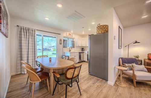 Lebanon Cabin | Adventure on Historic Route 66! Brand new renovation!