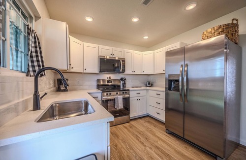 Lebanon Cabin | Adventure on Historic Route 66! Brand new renovation!