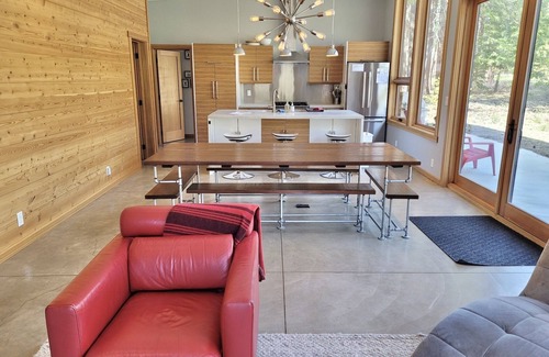 Mazama House | Adventure Outpost-Ski, Hike or Bike Out the Door!