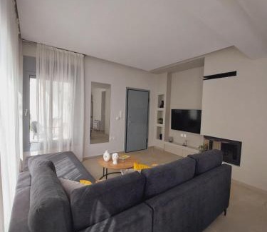 Kato Diminio House | Aelia Suite Home