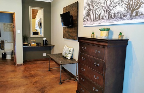 Kempton Park House | Aerotropolis Guest Lodge