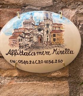 Gubbio House | Affittacamere Mirella