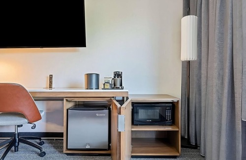 San Ramon Hotel | Affordability Meets Comfort! Outdoor Pool, Free Parking, Pet-Friendly Property