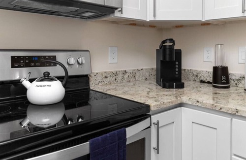 Midtown Apartment | Affordable 1-BR by DMC Detroit