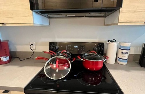 Downtown Des Moines Apartment | Affordable Classy Studio in Downtown Des Moines!