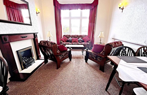 Cleethorpes Hotel | Affordable & comfortable Guest House by Sea Room 2