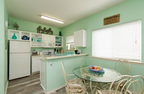 Corpus Christi Condo | Affordable condo.Sleeps 4-Pool. Walk to beach! 2nd Floor. Various discounts.